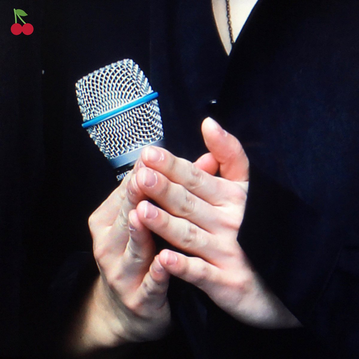 19941006net's tweet photo. 180406 작고 소듕한 주헌이 손🤭 #주헌 #몬스타엑스 @OfficialMonstaX https://t.co/pJEuPPwPUv