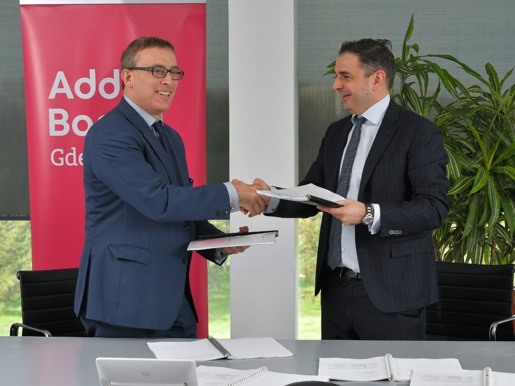 ekapija's tweet photo. Još 10 mil EUR za mala i srednja preduzeća u Srbiji - #EBRD odobrila novu kreditnu liniju #Addiko banci https://t.co/HpyR5TbhS8 https://t.co/10KxSrJ0c9