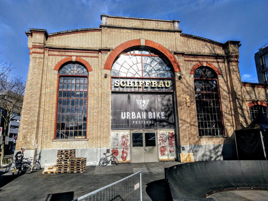 dominiqueluethy's tweet image. Züri Velo hits the streets today!

#publibike #urbanbike