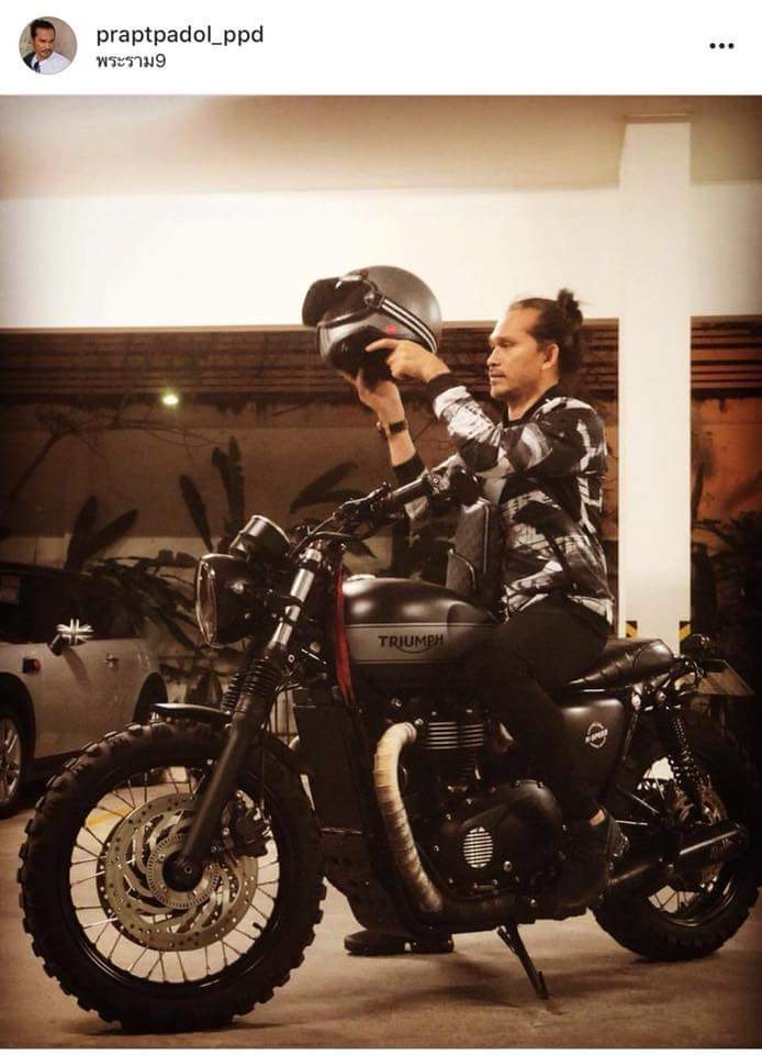 SathiGift's tweet photo. พระนารายณ์ทรงTriumph 
พระเพทราชาทรง Ducati
#บุพเพสันนิวาส https://t.co/XTDFIYQ0eD