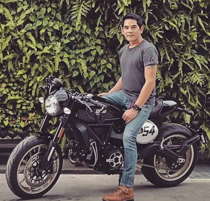SathiGift's tweet photo. พระนารายณ์ทรงTriumph 
พระเพทราชาทรง Ducati
#บุพเพสันนิวาส https://t.co/XTDFIYQ0eD