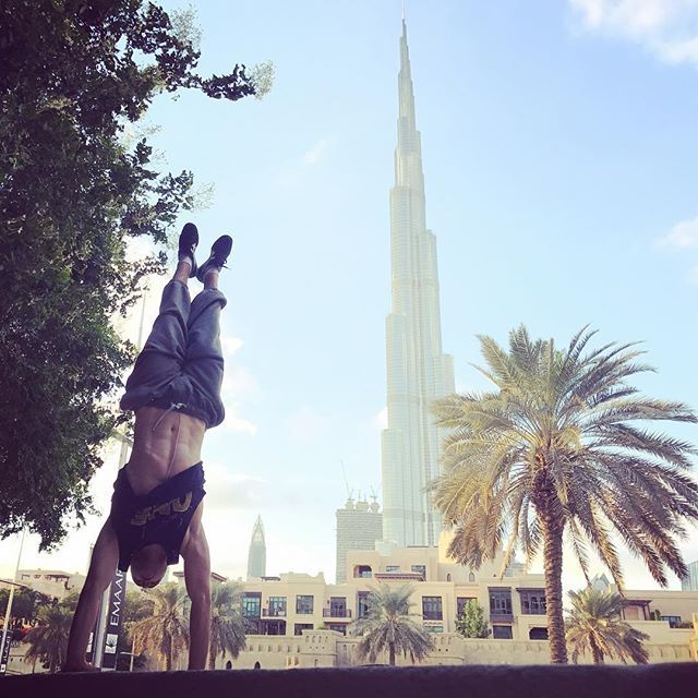 SKOCHYPSTIKS's tweet photo. Name that building. Name that city. @stefankica in a world upside down. 👖@skochypstiks clothing
🏃#ForPeopleInMotion
👉#Skochy #Skochypstiks
#MadeInSerbia
#ParkourClothing
#parkour #parkourlife #movementculture #seattleaquarium #jump https://t.co/Jp2INxgHRd https://t.co/gFlaws9p9B