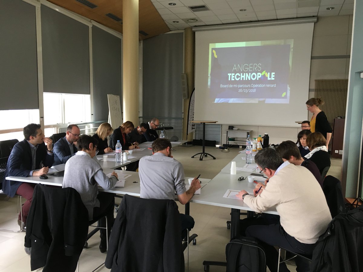 ATechnopole's tweet photo. ❓Où en sont les 🦊 de l'@Oprenard saison #4 ❓
▶️Ils viennent de faire leur board de mi-parcours... tu veux en savoir plus : https://t.co/eWhwOKWRrv
@AngersTech @AlgonovaNews @applisammy #Chainsign #Hoptime #Prospere @animacobornes @TOANDGUY https://t.co/FxVMrrqFOA