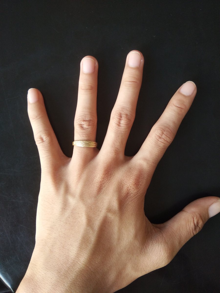 dixterrific's tweet photo. (written) in the back of the palm of my hands

#signsof??? https://t.co/fxzjNNHzU1