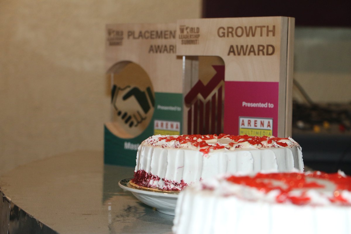 arenians's tweet photo. Thanks to Almighty... We won highest growth and students job placement awards for the year 2017-18 at Aptech World Leadership Summit 2018 - Dubai.
#ArenaMultimediaPakistan #AptechWorldLeadershipSummit2018 #Achievement #20YearsInPakistan https://t.co/WfAQB0XR37