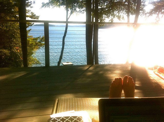 CitrixIberia's tweet photo. Ha costado pero... ¡ya es viernes! Y si encima #teletrabajas con estas vistas, mejor que mejor, ¿no? #CitrixFriday https://t.co/PVJJGHt5TR