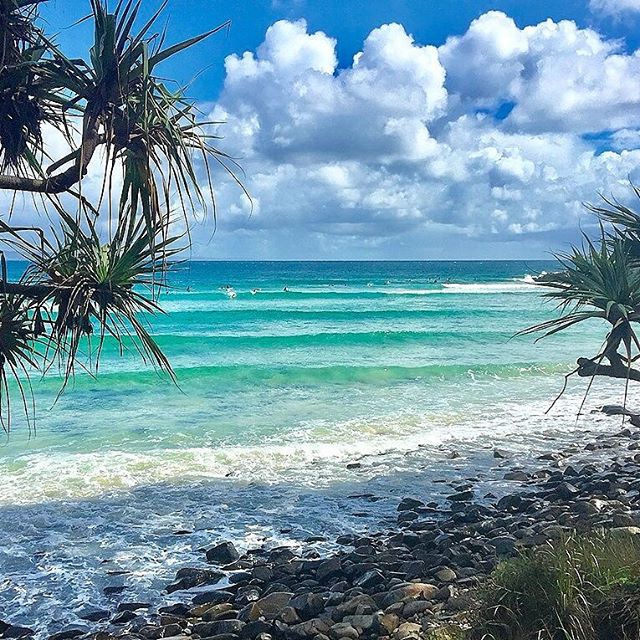 noosa's tweet photo. Beautiful blues at Tea Tree Bay! Photo: @ivydayelle (via IG). #VisitNoosa #RelaxationCapital https://t.co/ITN5LyrBWx