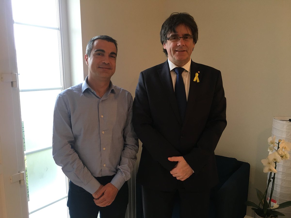 jrcasals's tweet photo. M’han notificat que estic investigat x desobediència, x la participació en l’organitzacio de l’1 d’octubre a Molins de  Rei. Dimarts dia 10 a les 10,30h, he de declarar a la ciutat de la justicia. 
No canviaran la meva determinació per aconseguir una societat lliure i millor. https://t.co/HqdOJW3HVM