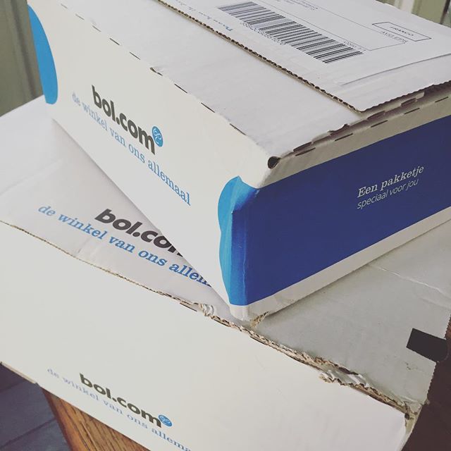 DominicP's tweet photo. Last bits of our hackathon infrastructure just arrived! Delayed but just in time still 👊 #EYHackathon https://t.co/YDqQDrW92H #innovation #makeithappen https://t.co/RdAlzECMXY https://t.co/l1MRQlHh9M