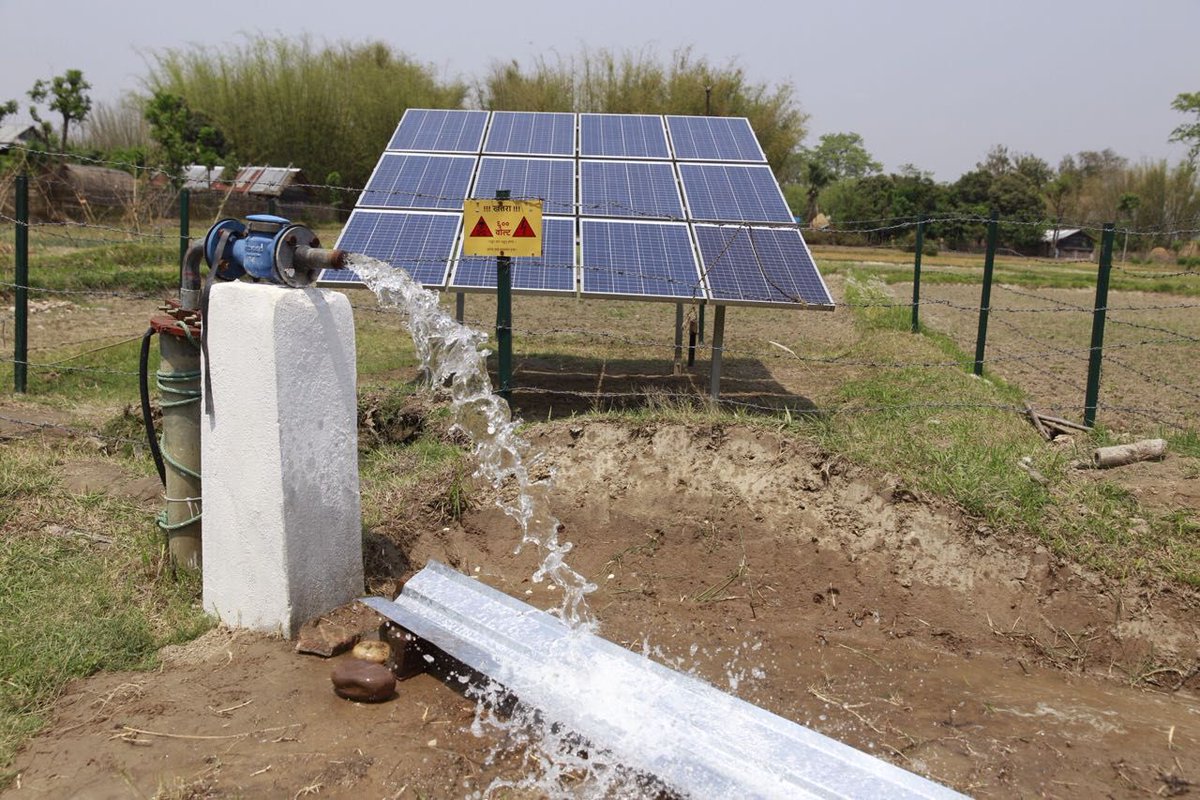 icimod's tweet photo. #EarlierToday HE @BuddPeter inaugurated Solar Powered Irrigation Pumps #SPIPs in Fattepur, Saptari, Nepal. In 2017, @ICIMOD & partners installed 23 #SPIPS 4 affordable irrigation in Saptari @WLE_CGIAR @DFAT @SabahNepal @sunfarmerTeam @Atomsolar #DIA/GoN https://t.co/AfpgAfuReE https://t.co/6pq0bIxHcm