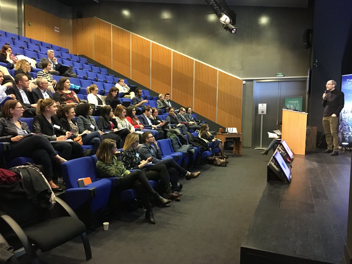 ThalesCareers's tweet photo. Réunion #Campus #Manager sur notre site de #recherche Thales à Palaiseau 🤓🧐 on parle transformation RH et #digital https://t.co/8QFJMALazy