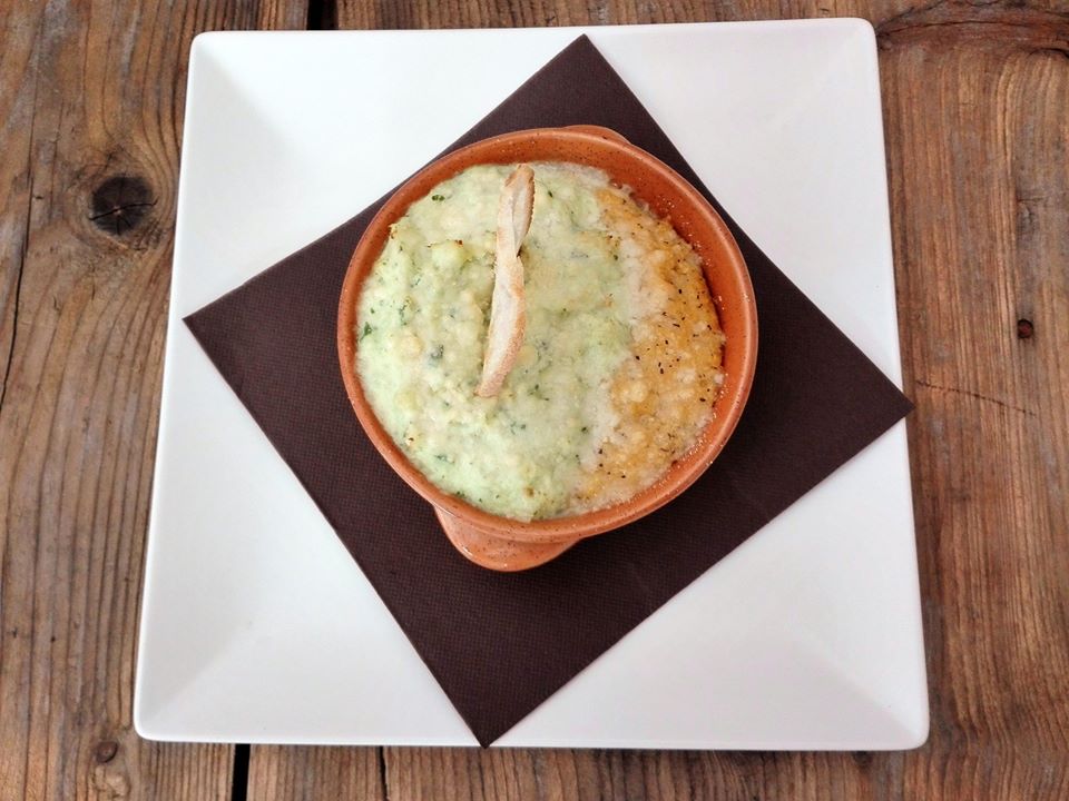 OrobieAlps's tweet photo. Le antiche ricette della tradizione, ma con un occhio di riguardo per l'originalità e la contemporaneità: il nostro ristorante Al Vecchio Larice vi vizia così! #AlVecchioLarice #ristorantiValBrembana #ristoranti https://t.co/AxSFQh3Bey