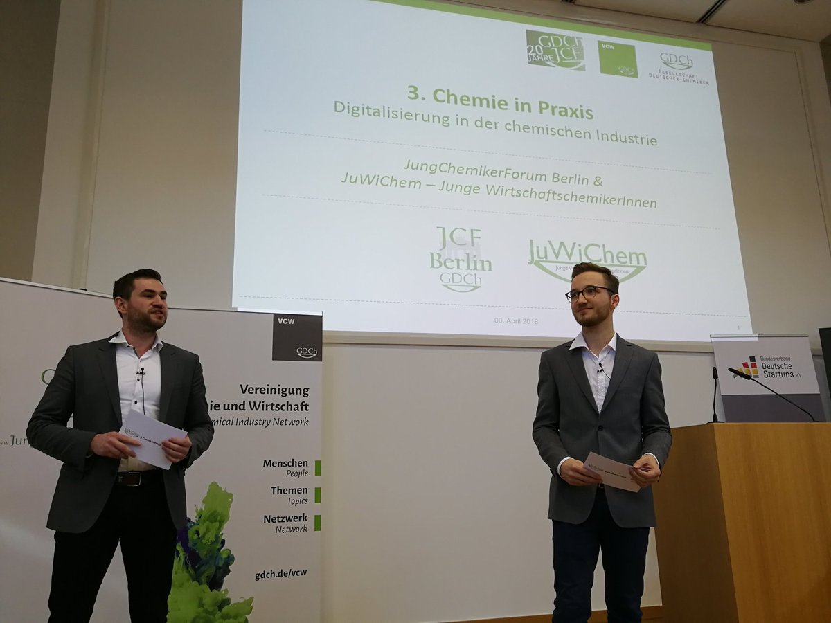 juwichem's tweet photo. Es geht los beim 3.Chemie in der Praxis! #ChiP18 https://t.co/9JR0uFph8C