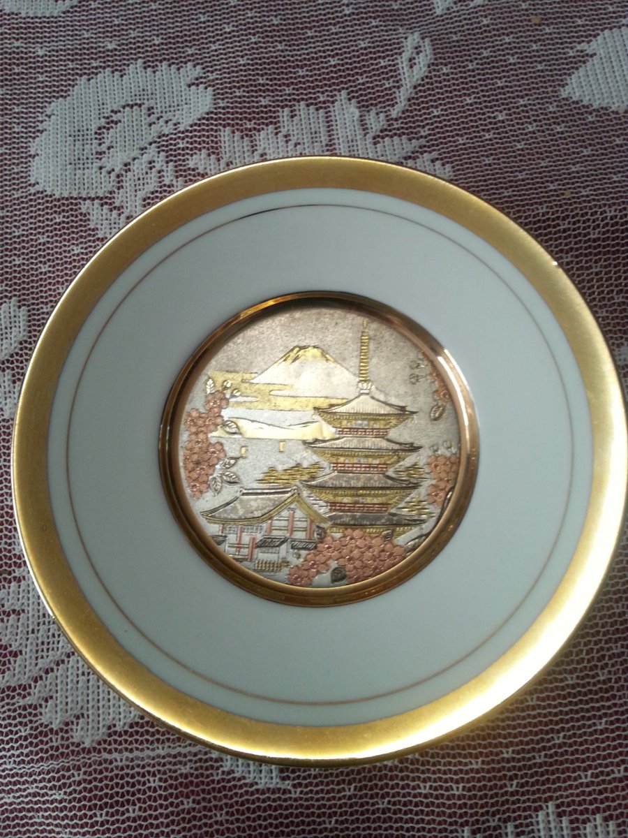 0063db's tweet photo. 24kt trimmed Collectors Plate - mini plate - Art of Chokin https://t.co/LZ4SZ7Vmt2 #Etsy #CoArtDesigns #MiniPlate https://t.co/CVv5O458A0