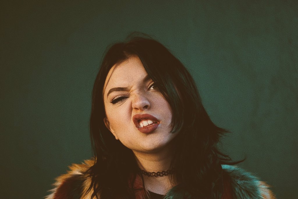 HeyVioletJP's tweet photo. Nia @NiaLovelis のツイッターより

"たくさんの時をいつも一緒に過ごしてきたね。たとえ私がどこにいても、何をしていてもずっと愛しています。世界で1番大好きなrenaお誕生日おめでとう❤️❤️" https://t.co/qjq6lYFROh