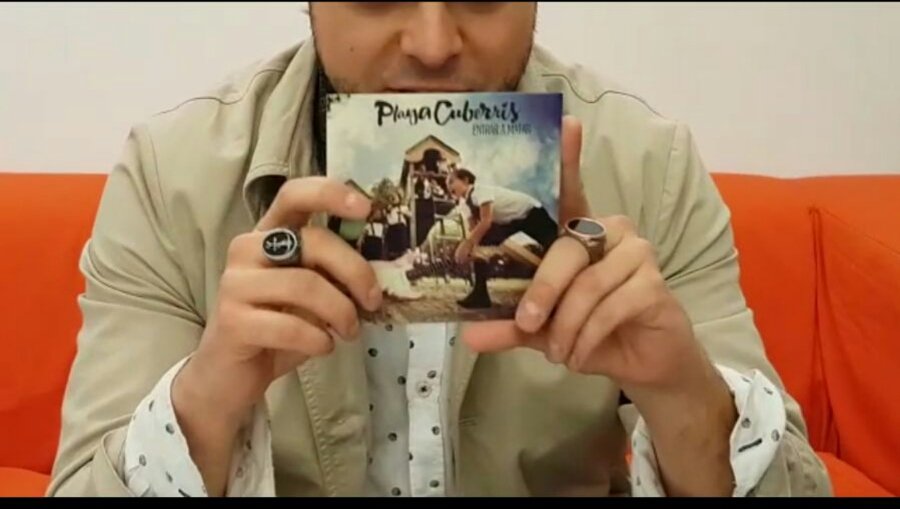 beat4people's tweet photo. Sigue en marcha nuestro concurso con @PlayaCuberris, gracias a @cuestiondmedios.
La primera respuesta a este tuit con una foto de un directo del grupo se llevará una copia de su último disco #EntrarAMatar.
¿Qué mejor manera de empezar este viernes?. https://t.co/iNwOvXPFn2