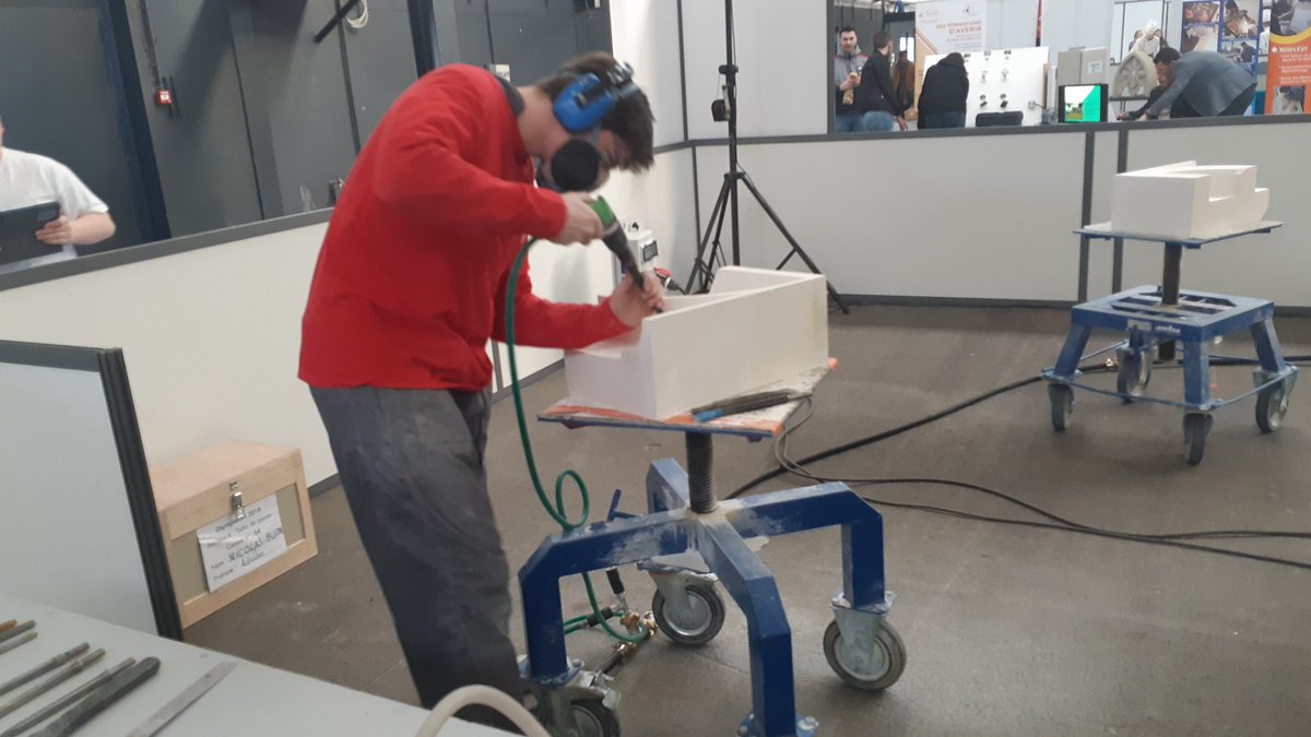 LMThomasPesquet's tweet photo. Venez encouragez nos élèves aujourd'hui au Parc expo de Caen !!!
#laroquelle #lessapins #OlympiadesdesMetiers 
Maçonnerie, Taille de Pierre, Mode https://t.co/sK0oKQN4dI