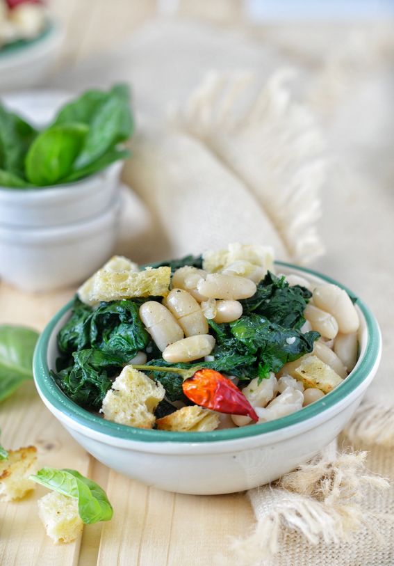 Insalata tiepida di spinaci e fagioli con pane croccante di <a href="/MielediLavanda/">Nunzia Bellomo Miele di Lavanda</a>😋
Ottima come #schiscetta leggera e golosa.
Qui la ricetta #lowfat 👉goo.gl/i2ZAAE