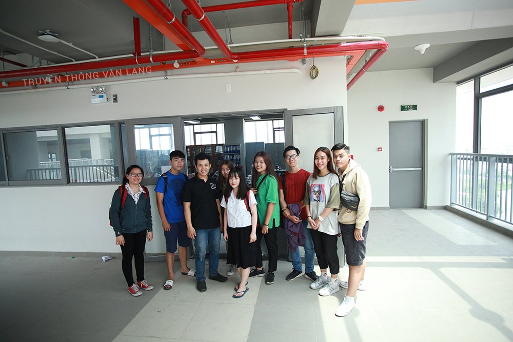 UniversityVan's tweet photo. Cơ sở mới trường Đại học Văn Lang đón chào các bạn Sinh viên đến học tập https://t.co/C66415v2KO