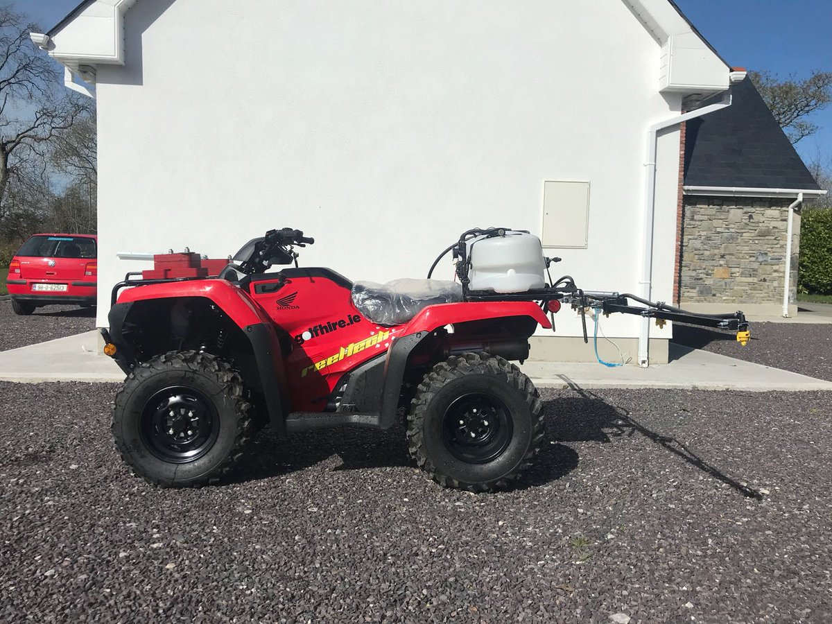 ReeltechToro's tweet photo. Honda quad with sprayer added to the #HireFleet #GolfHire #ReelTech https://t.co/QvHdoH4sdQ