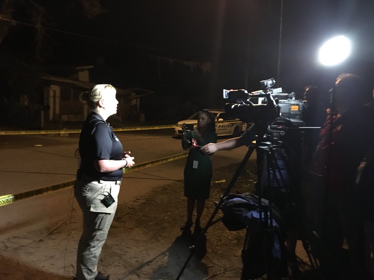 amberserickson's tweet photo. Breaking: @sarasotapd on the scene of a shooting at 21st and Central. Two people transported. Watch @mysuncoast at 5am for the details. @MarlaSpenceABC7 @stephaniewebb13 @RayCollinsABC7 https://t.co/LTlouhVPEG