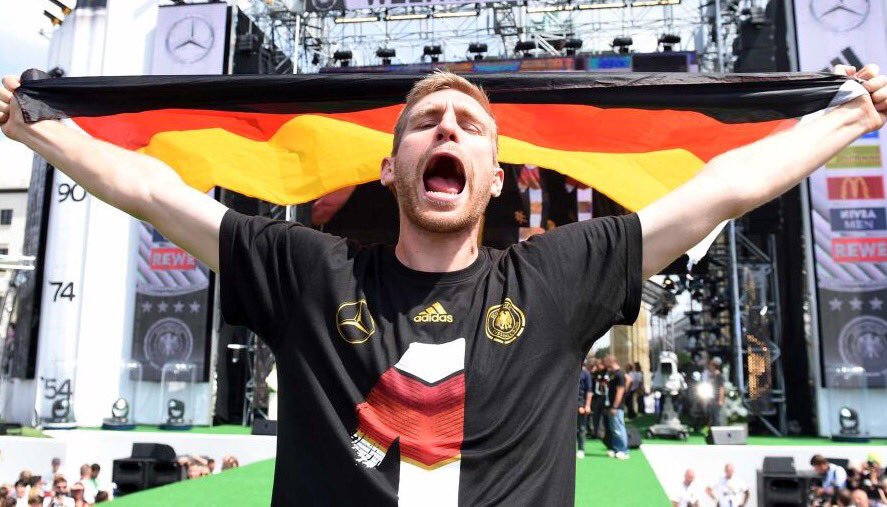 #Alemania #mertesacker