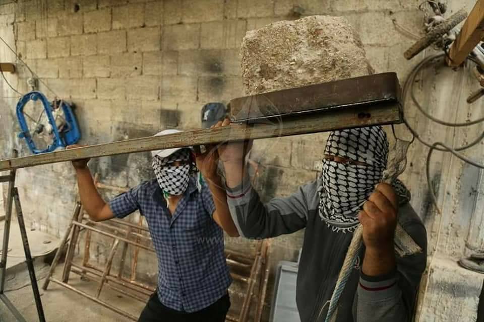 EladRadson's tweet photo. Really #Hamas? a trebuchet? I guess you've done it! You became the first humans to time travel by way of radical Islam! Your dark islamist ideologies had literally regressed #Palestinians of #Gaza to the middle ages! Chapeau! https://t.co/V7KnxseidU