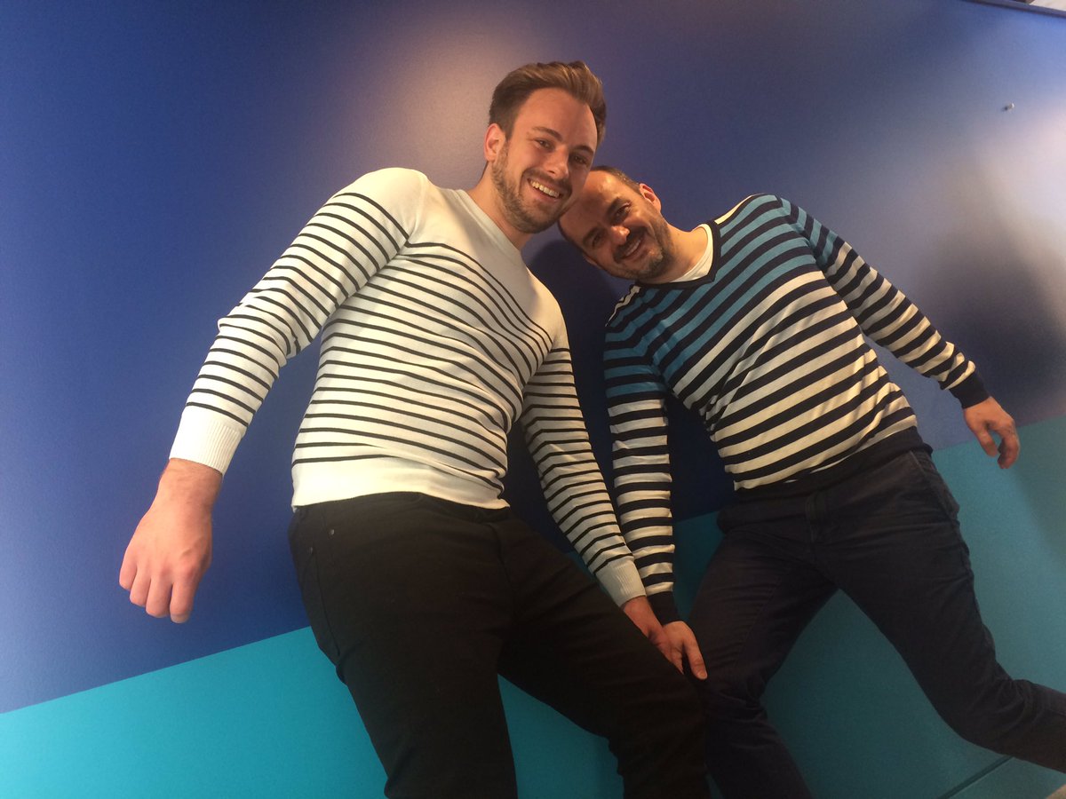 Quand l'équipe est trop raccord @Nextdoor_fr #champselysees