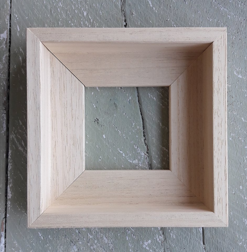 10x10artist's tweet image. De nieuwe lijsten voor @10x10artist zijn binnen. Nu kun je ook losse @10x10artist-werken ingelijst kopen. Wat een leuk cadeau! Los kost een lijst 10 euro, bij aankoop van een kunstwerk van 65 euro slechts 5 euro!