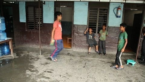 KidashaNepal's tweet photo. Street children suffer lives of constant abuse and deprivation. To survive many turn to scrap collection and glue sniffing. Watch our video to see how we help street children escape abuse and exploitation. https://t.co/VY3LUwFdWS #streetchildrenday https://t.co/Jf23NYpWJl
