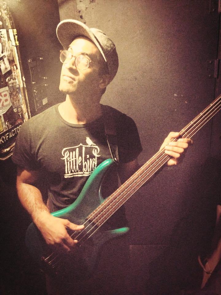 DeadeyeSwagger's tweet photo. #photo #Soraj #bass #des #grunge #punk #brooklyn #nyc 
https://t.co/Iqavx2gqaY https://t.co/3suhTuV9lr