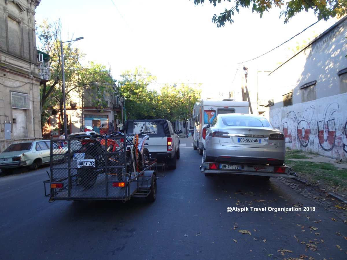 AtypikTravel's tweet photo. The Green Expedition 2018 "en direct": la sortie des véhicules électriques du port de #BuenosAires s´est fait avec grand succès! On commence à chauffer les moteurs; direction:  #RioGallegos pour l´inauguration! #ecorally #ecotourisme #ecoraid  #Argentina #véhiculesélectriques https://t.co/NFMZdOeGV6