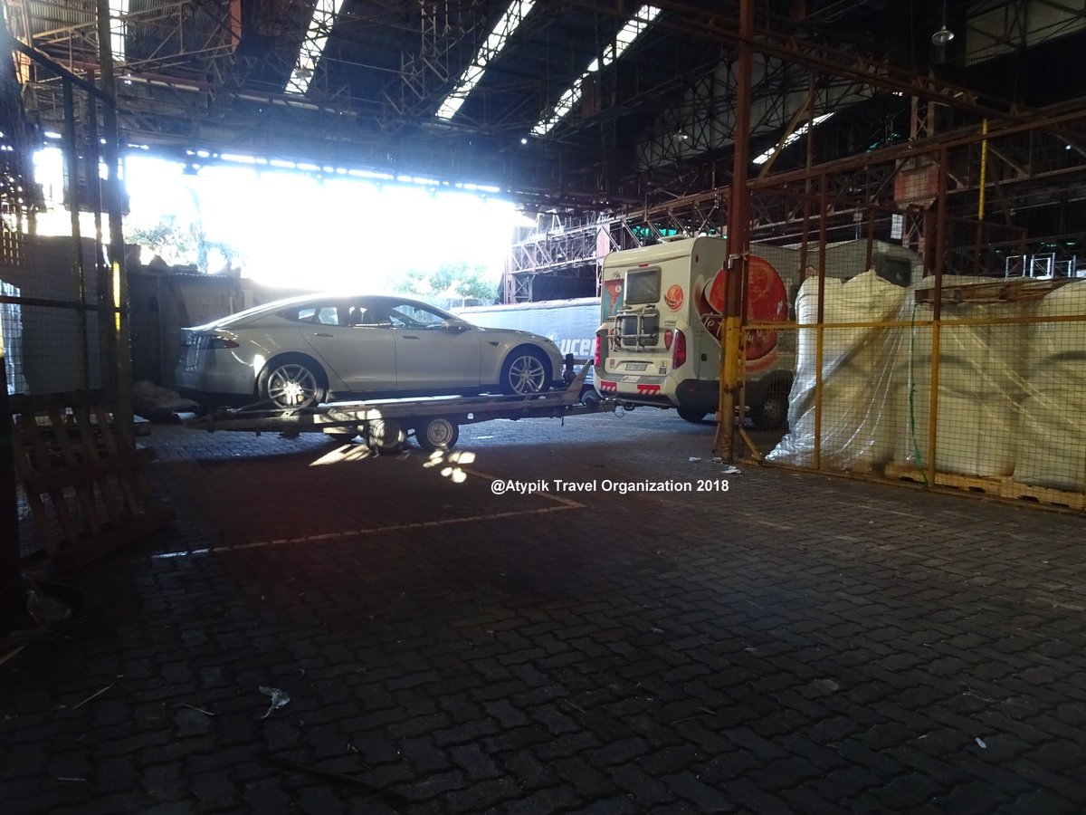 AtypikTravel's tweet photo. The Green Expedition 2018 "en direct": la sortie des véhicules électriques du port de #BuenosAires s´est fait avec grand succès! On commence à chauffer les moteurs; direction:  #RioGallegos pour l´inauguration! #ecorally #ecotourisme #ecoraid  #Argentina #véhiculesélectriques https://t.co/NFMZdOeGV6