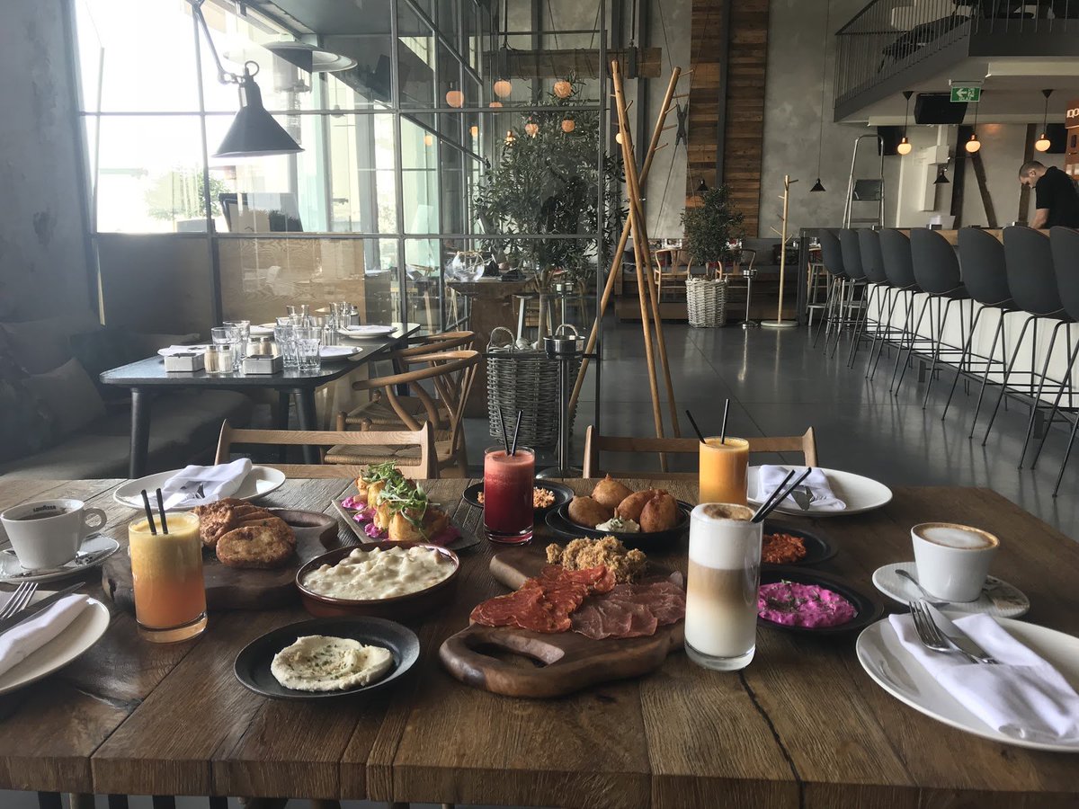 Dođite da zajedno provedemo praznična jutra. 
Vaša Ambar porodica

#ambardorucak