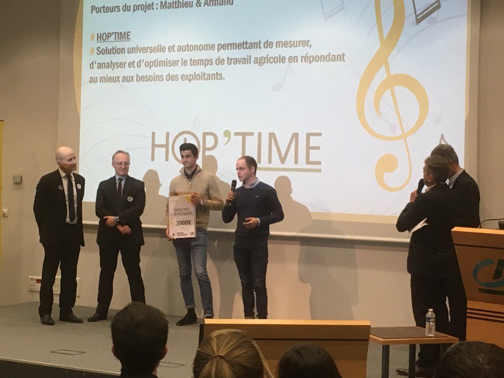 Matthieu_Carp's tweet photo. Merci au #PrixInitiative , ainsi qu'à tous les membres du jury, de nous permettre d'avancer sur notre projet ! Merci à @Groupe_ESA @Drieliot @N_Fontaine_ESA et @BrunoRollin pour leurs précieux conseils et leur soutien au quotidien ! #Hoptime https://t.co/579NCBzr2E