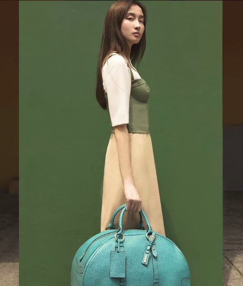 artpersonas's tweet photo. Carla H. sports this leather gym bag by Fino. #artpersonas #faceofthephilippines
REPOST: We'll help you get your best body ever. Achieve your fitness goals this year with Fino's bright blue Gym Bag. #FinoLeatherware #Fino2018 https://t.co/uQKVkod1Pi