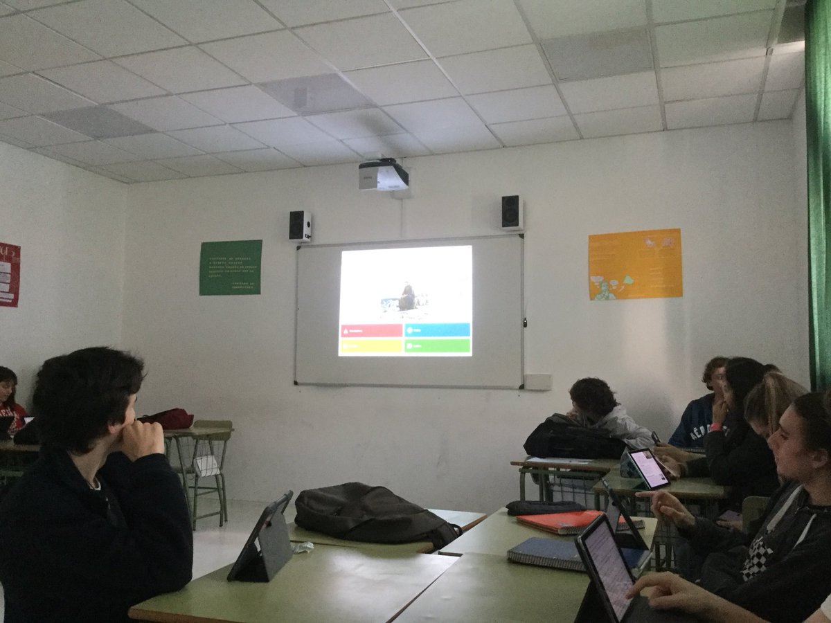 PastorArancha's tweet photo. Repasamos jugando Kahoot! @cber2001 @ColBernadette https://t.co/joLUO5rEko
