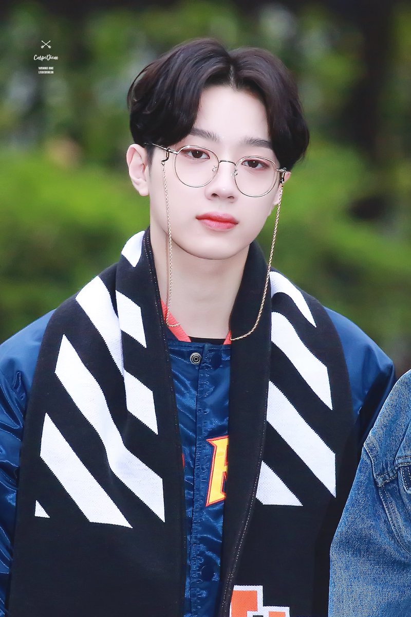 CarpeDiem0923's tweet photo. 180406 뮤뱅출근 HD

Its your golden age✨

#라이관린 #Laikuanlin
#赖冠霖 #워너원 https://t.co/EnBrtyLifM