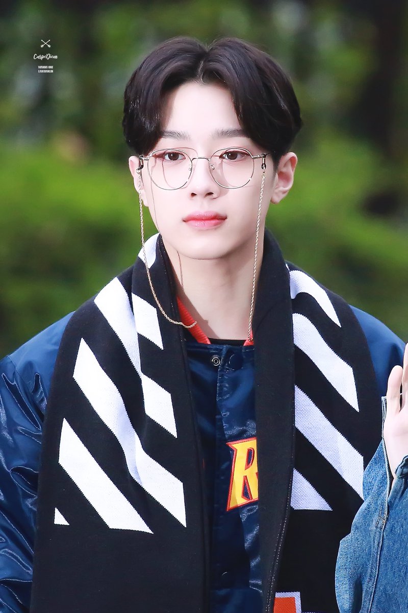 CarpeDiem0923's tweet photo. 180406 뮤뱅출근 HD

Its your golden age✨

#라이관린 #Laikuanlin
#赖冠霖 #워너원 https://t.co/EnBrtyLifM