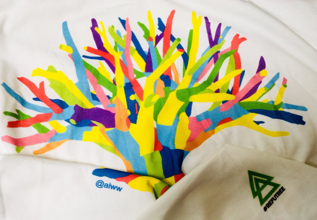 History__Girls's tweet image. Excited that my @refutree t-shirt arrived today. Looks great! 

#refutree #refugees #charity