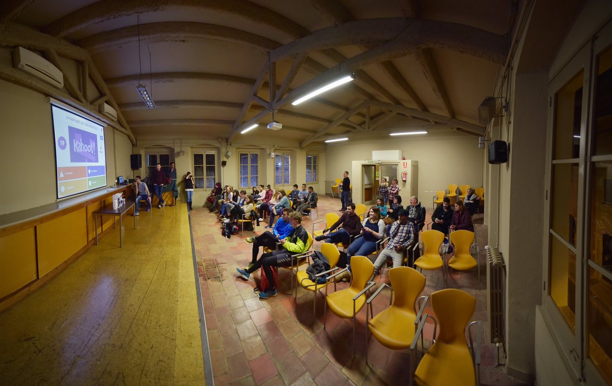 PalafrugellCult's tweet photo. Avui al TMP acollim les #SetmanesJoves 🤸‍♂️🤸‍♀️! A les 19 hores podreu participar en el concurs Kahoot 🤳📲 que ens ha preparat l'@LleureIllusions No cal inscripció prèvia, us esperem a la Sala d'actes del TMP! #CanGenís #EspaiJovePalafrugell #EducadorsCarrerPalafrugell https://t.co/EkMZIo9KjJ