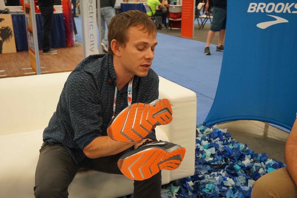 RunBlogRun's tweet photo. Bennett Grimes, @brooks, showing his brand's new product, photo by Mike Deering, @theshoeaddicts, #TRE17, #runblogrun, #brooks https://t.co/Fw7UiSrfpp