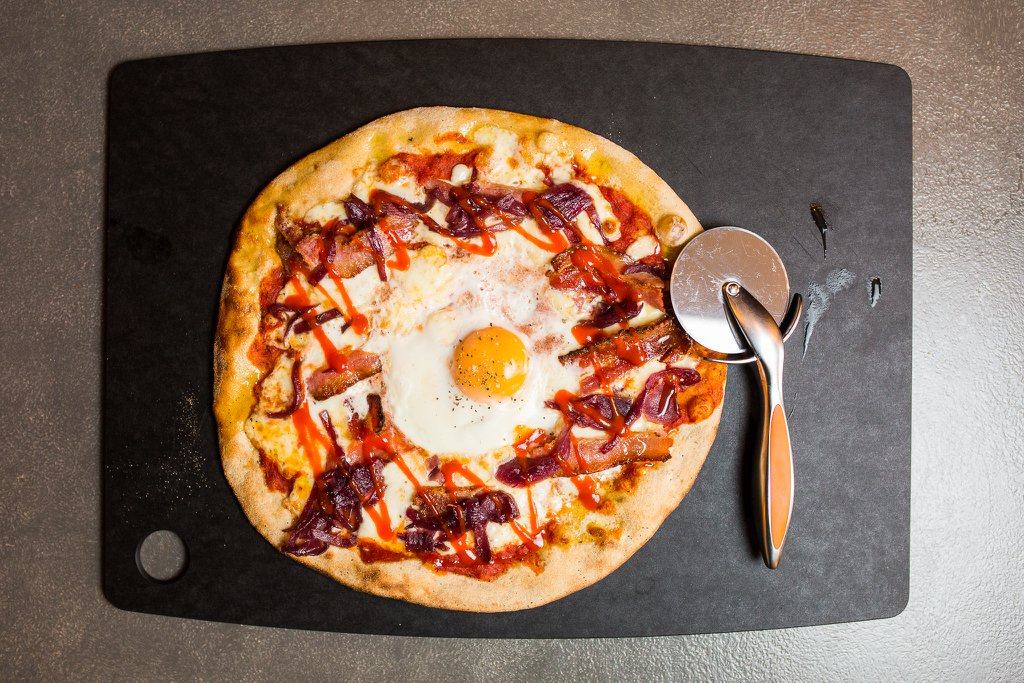 foundryhg1's tweet photo. Tag someone who would devour this pizza! 🍕😍
Luckily you can enjoy two mains today for just £15! Call us to reserve your table: 01423 740701 https://t.co/Es33yulpIq