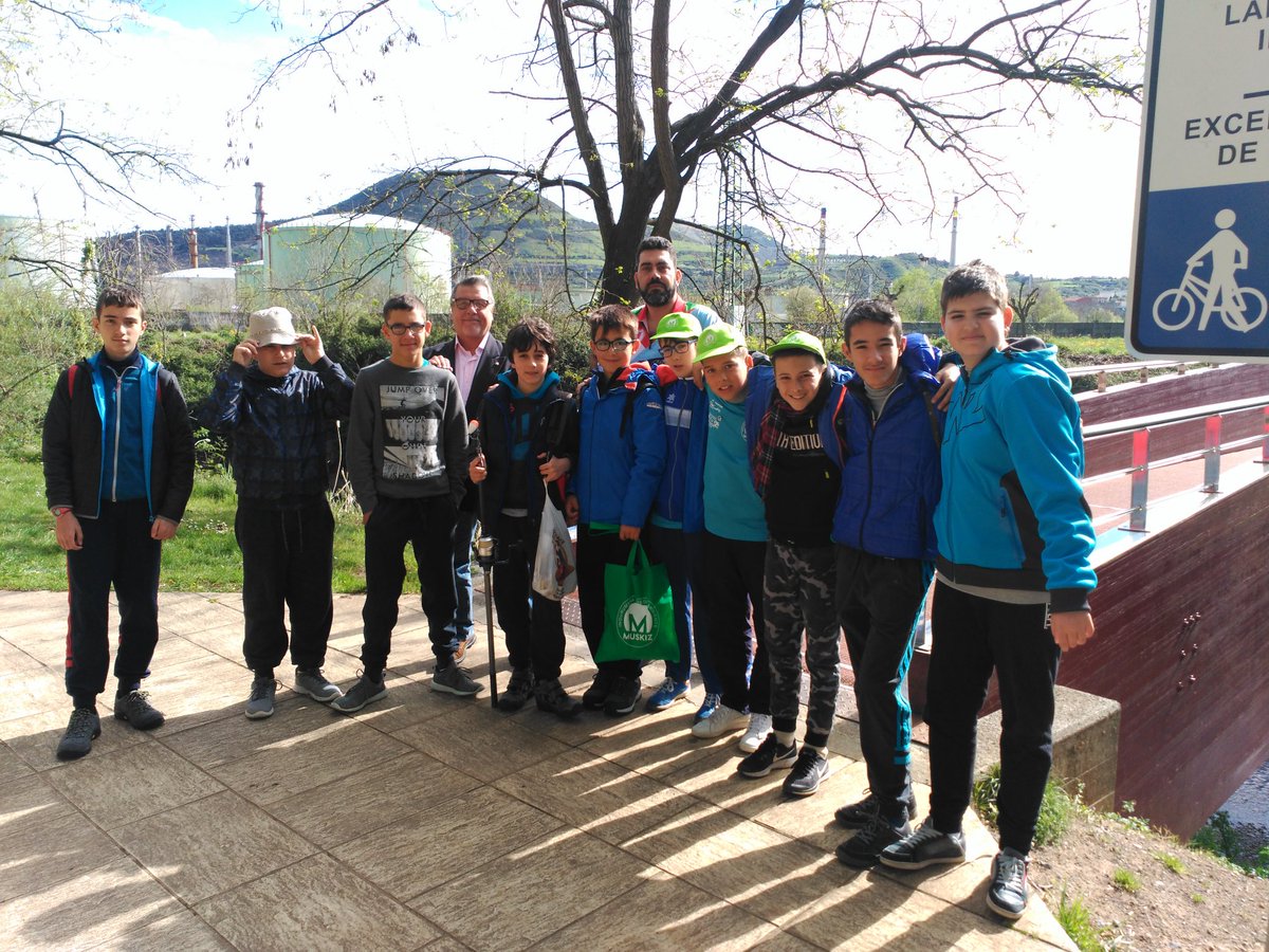 MuskizMA's tweet photo. #Escuelapesca #Arrantzaeskola Hoy termina la primera semana de la escuela de pesca

https://t.co/IVSgVdfgn8 https://t.co/C0gPIIsPfJ