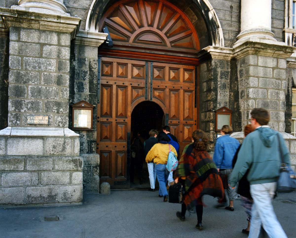 tcddublin's tweet photo. Front Gate @tcddublin will close at 2.00pm today in preparation for #TrinityBall2018. Pedestrian access between 2.00pm and 5.30pm may enter or exit by the Nassau Street entrance (Arts Building) on production of a student/staff card. For more see: https://t.co/hyjEn4CKJ9 https://t.co/2Ws9z7mDTv