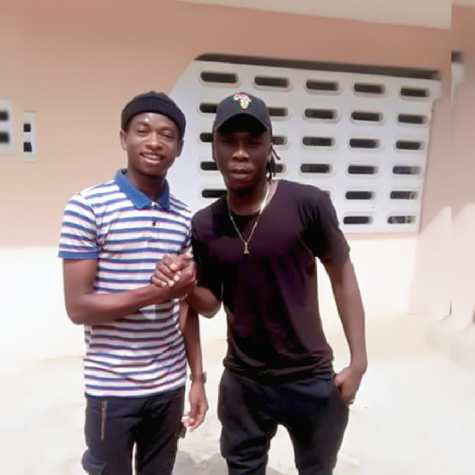 dzidefo360's tweet photo. #NewProfilePic Am with 👑 @stonebwoyb 
#NF #EOM #Loyalty #MyFans #DirtyEnemies #WeOwnlt #EmeNenyo #BhimnationGlobal #Stonebwoy4ArtistOfTheYear #VoltaConnect https://t.co/i5HawSB6pK
