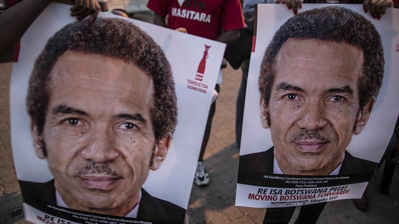 JFJustice's tweet image. Ian #Khama: Botswana president’s bittersweet farewell

"Under his direction, Botswana took strong stands in favour of the International Criminal Court, and he was unstinting in his criticism of his authoritarian neighbour, Robert Mugabe..."

mg.co.za/article/2018-0…