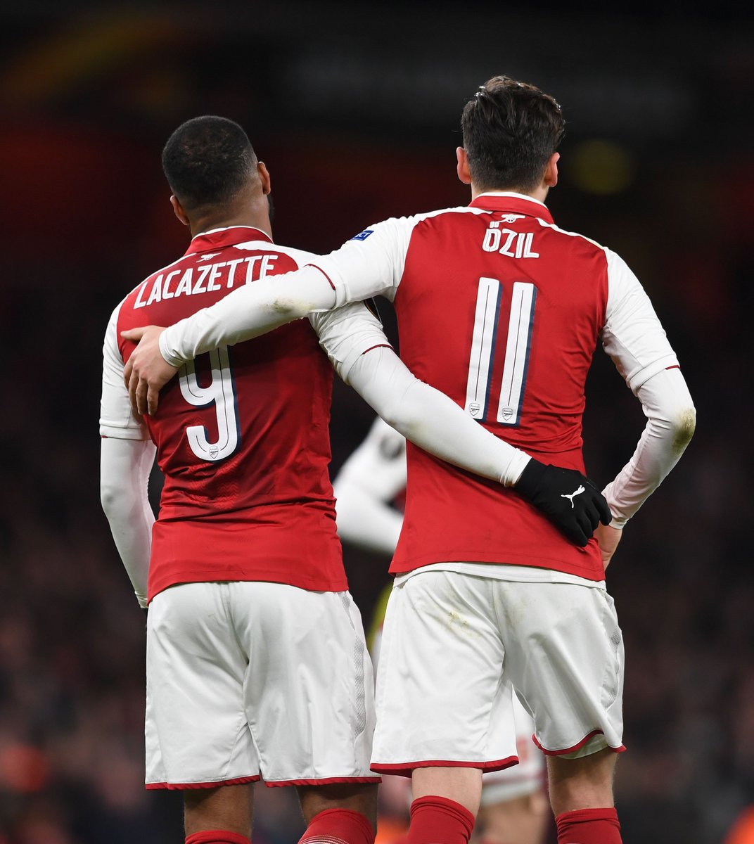 Arsenal's tweet photo. These two 🙌

#LacaNewSigning

#WeveGotOzil https://t.co/cwLKg9M4Ri