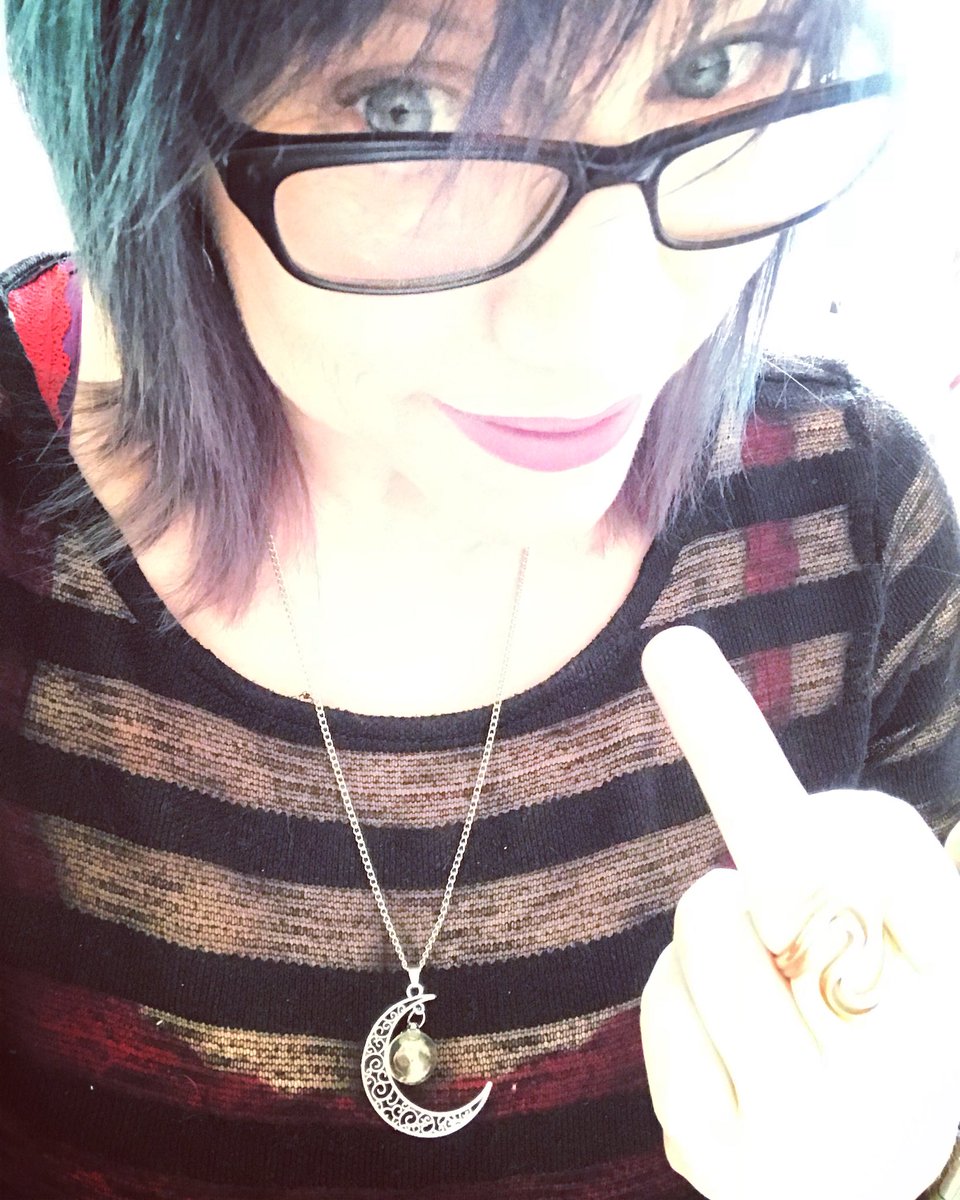 FieryPurrmaid's tweet photo. #FingerFriday 🖕🏻 https://t.co/srUP0D27QV