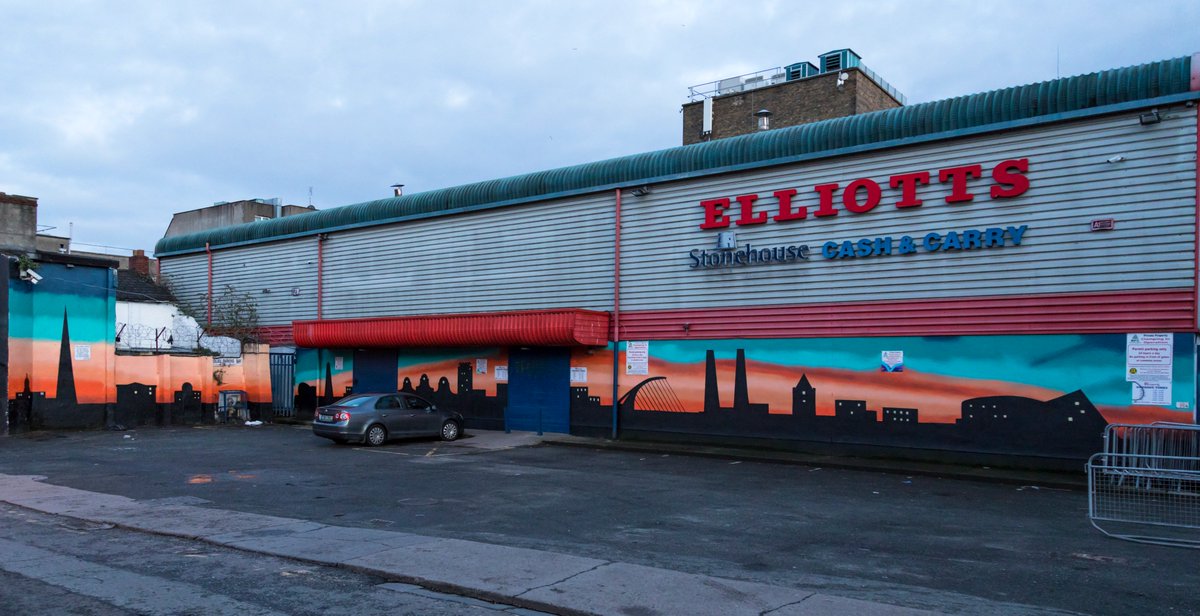 GrandDublin's tweet photo. Exterior Artwork for @ElliottsDublin https://t.co/To6EZ58rzq